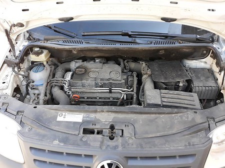 Volkswagen Caddy 2009  випуску Луганськ з двигуном 1.9 л дизель мінівен механіка за 5200 долл. 