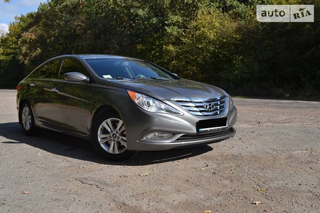 Hyundai Sonata 2013  випуску Рівне з двигуном 2.4 л бензин седан автомат за 11250 долл. 