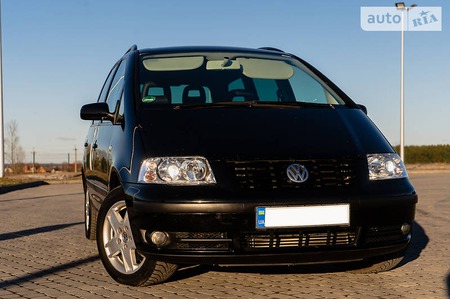 Volkswagen Sharan 2001  випуску Львів з двигуном 0 л дизель мінівен автомат за 6900 долл. 