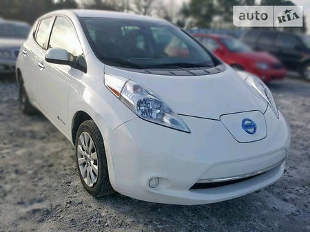 Nissan Leaf 2015  випуску Львів з двигуном 0 л електро хэтчбек автомат за 9999 долл. 