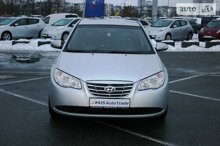 Hyundai Elantra 2010  випуску Київ з двигуном 1.6 л бензин седан автомат за 198800 грн. 