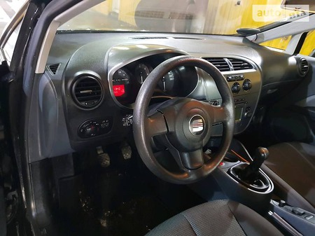 Seat Leon 2008  випуску Рівне з двигуном 1.9 л дизель хэтчбек механіка за 6999 долл. 