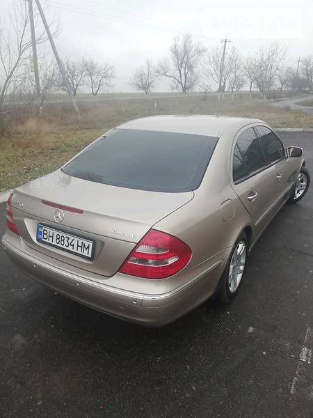 Mercedes-Benz E 240 2005  випуску Одеса з двигуном 2.6 л газ седан автомат за 8900 долл. 