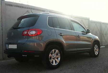 Volkswagen Tiguan 2012  випуску Запоріжжя з двигуном 1.4 л бензин позашляховик механіка за 16700 долл. 