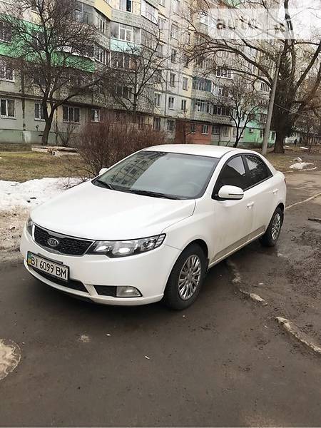 KIA Cerato 2011  випуску Полтава з двигуном 1.6 л бензин седан механіка за 10600 долл. 