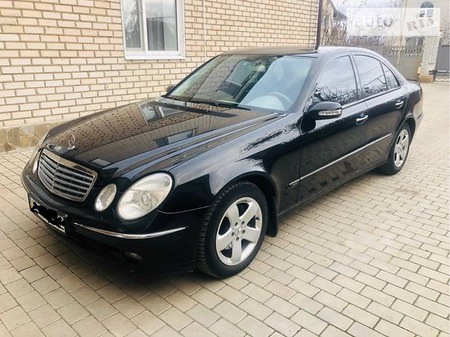 Mercedes-Benz E 240 2005  випуску Запоріжжя з двигуном 2.6 л газ седан автомат за 8200 долл. 