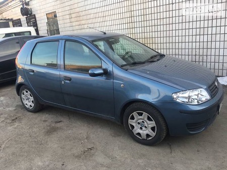 Fiat Punto 2004  випуску Дніпро з двигуном 0 л бензин хэтчбек автомат за 4200 долл. 