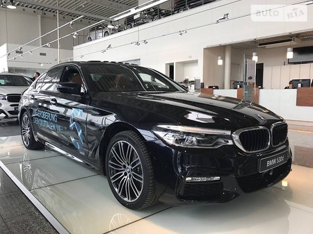 BMW 530 2018  випуску Київ з двигуном 3 л дизель  автомат за 54900 євро 
