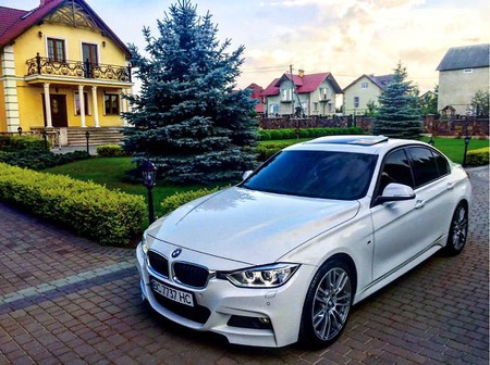 BMW 320 2014  випуску Львів з двигуном 2 л дизель седан автомат за 33000 долл. 