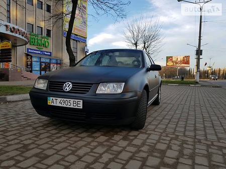 Volkswagen Bora 2001  випуску Івано-Франківськ з двигуном 1.6 л газ седан механіка за 5600 долл. 