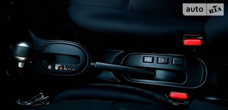 Nissan Micra 2014  випуску Харків з двигуном 1.2 л газ хэтчбек автомат за 8300 долл. 