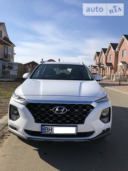Hyundai Santa Fe 2018  випуску Одеса з двигуном 0 л дизель позашляховик автомат за 40600 долл. 