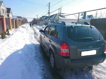 Hyundai Tucson 2009  випуску Дніпро з двигуном 0 л бензин позашляховик автомат за 14000 долл. 