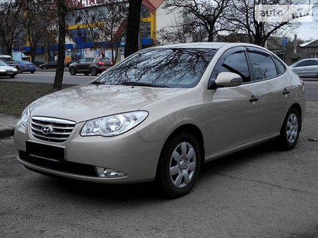 Hyundai Elantra 2010  випуску Миколаїв з двигуном 0 л бензин седан механіка за 8999 долл. 