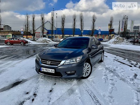 Honda Accord 2013  випуску Київ з двигуном 2.4 л бензин седан автомат за 18150 долл. 
