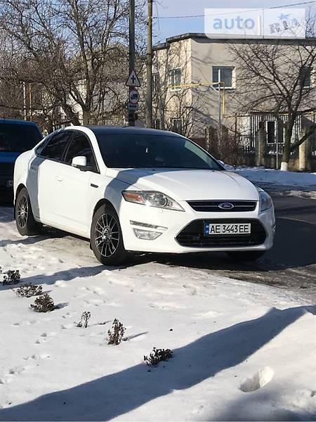 Ford Mondeo 2012  випуску Дніпро з двигуном 2 л бензин седан автомат за 9000 долл. 