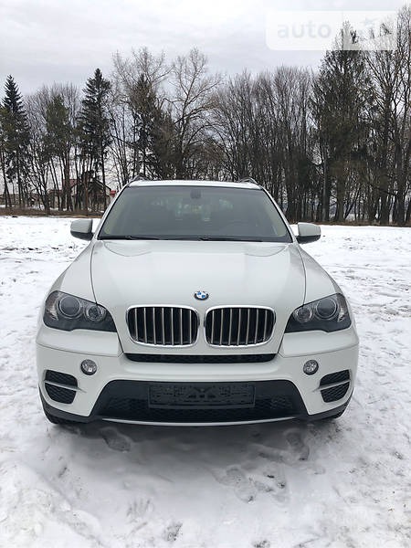 BMW X5 2011  випуску Тернопіль з двигуном 3 л бензин позашляховик автомат за 25500 долл. 