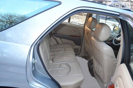 Lexus RX 300 2000  випуску Миколаїв з двигуном 3 л газ позашляховик автомат за 9650 долл. 