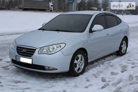 Hyundai Elantra 2008  выпуска Днепропетровск с двигателем 2 л газ седан автомат за 7750 долл. 