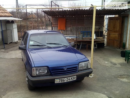 Opel Ascona 1988  випуску Дніпро з двигуном 0 л бензин хэтчбек механіка за 2000 долл. 
