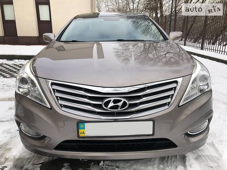 Hyundai Azera 2012  випуску Київ з двигуном 3 л бензин седан автомат за 17500 долл. 
