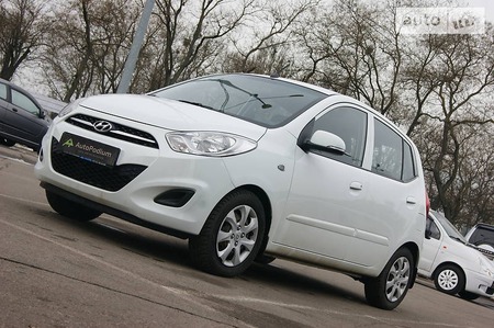 Hyundai i10 2013  випуску Миколаїв з двигуном 0 л бензин хэтчбек автомат за 8000 долл. 