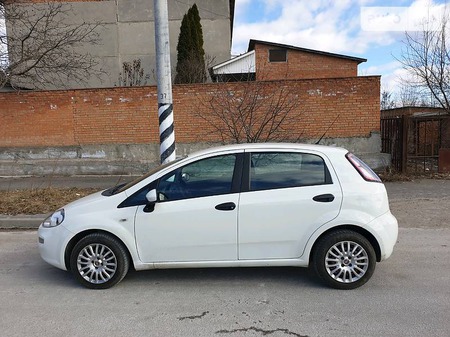 Fiat Punto 2012  випуску Вінниця з двигуном 1.4 л бензин хэтчбек автомат за 5999 долл. 