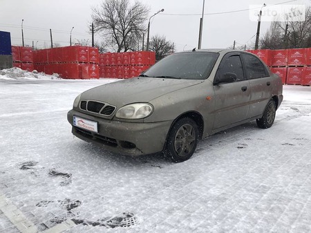 Daewoo Lanos 2006  випуску Миколаїв з двигуном 1.5 л газ седан механіка за 2499 долл. 