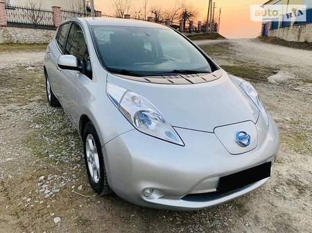 Nissan Leaf 2013  випуску Тернопіль з двигуном 0 л електро хэтчбек автомат за 12999 долл. 