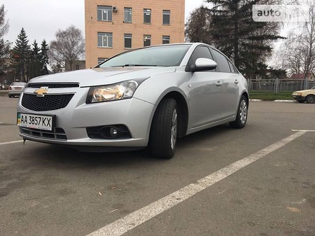 Chevrolet Cruze 2012  випуску Київ з двигуном 0 л газ седан механіка за 8800 долл. 