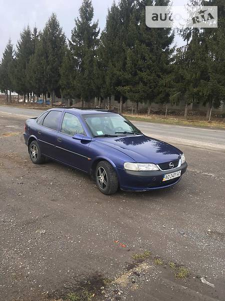 Opel Vectra 1996  випуску Ужгород з двигуном 1.6 л газ седан механіка за 3300 долл. 