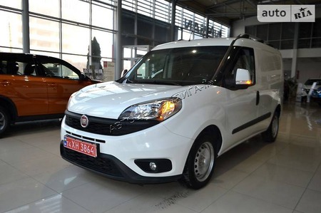 Fiat Doblo 2015  випуску Хмельницький з двигуном 1.6 л дизель мінівен автомат за 10500 долл. 