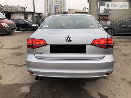 Volkswagen Jetta 2015  випуску Київ з двигуном 2 л бензин седан автомат за 10999 долл. 