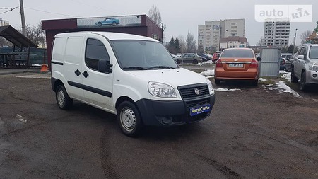 Fiat Doblo 2013  випуску Черкаси з двигуном 0 л газ мінівен механіка за 5200 долл. 