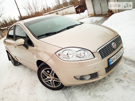 Fiat Linea 2010  випуску Донецьк з двигуном 0 л газ седан механіка за 7600 долл. 