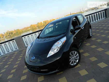 Nissan Leaf 2013  випуску Київ з двигуном 0 л електро хэтчбек автомат за 11299 долл. 