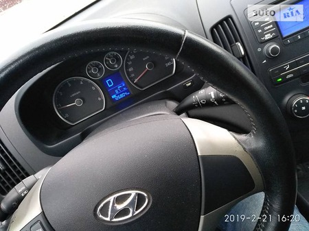 Hyundai i30 2009  випуску Рівне з двигуном 1.6 л дизель хэтчбек автомат за 7100 долл. 