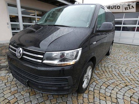 Volkswagen Multivan 2017  випуску Київ з двигуном 2 л дизель  автомат за 55500 долл. 
