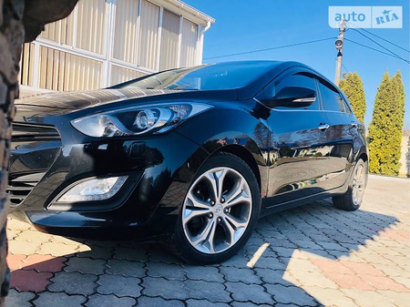 Hyundai i30 2013  випуску Житомир з двигуном 1.6 л газ хэтчбек автомат за 12500 долл. 