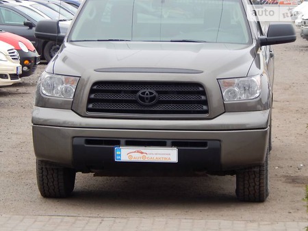 Toyota Tundra 2008  випуску Миколаїв з двигуном 5.7 л газ позашляховик автомат за 18499 долл. 