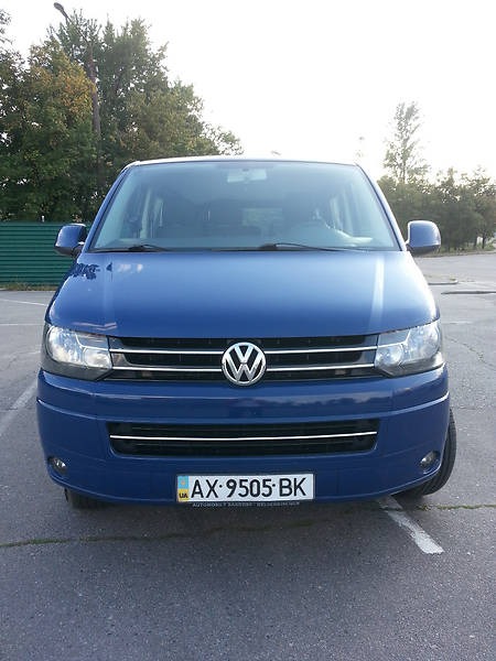Volkswagen Transporter 2011  випуску Харків з двигуном 2 л дизель мінівен механіка за 15500 долл. 