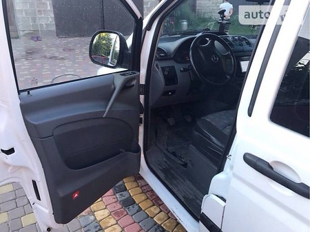 Mercedes-Benz Vito 2005  випуску Львів з двигуном 2.2 л дизель мінівен механіка за 6500 долл. 