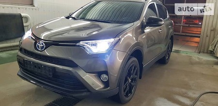 Toyota RAV 4 2018  випуску Харків з двигуном 2.5 л гібрид хэтчбек автомат за 29800 долл. 