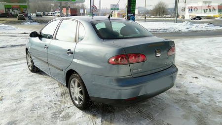 Seat Cordoba 2005  випуску Дніпро з двигуном 1.4 л газ седан механіка за 5099 долл. 