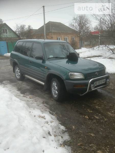 Toyota RAV 4 1995  випуску Кропивницький з двигуном 2 л газ позашляховик механіка за 6000 долл. 