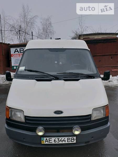 Ford Transit 1990  випуску Дніпро з двигуном 2 л газ мінівен механіка за 3000 долл. 