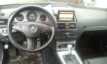 Mercedes-Benz C 300 2007  випуску Кропивницький з двигуном 0 л бензин седан автомат за 10200 долл. 