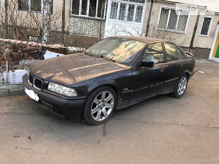 BMW 318 1995  випуску Одеса з двигуном 1.8 л дизель седан механіка за 1000 долл. 