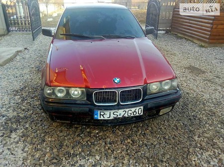 BMW 315 1995  випуску Івано-Франківськ з двигуном 1.7 л дизель седан механіка за 550 долл. 