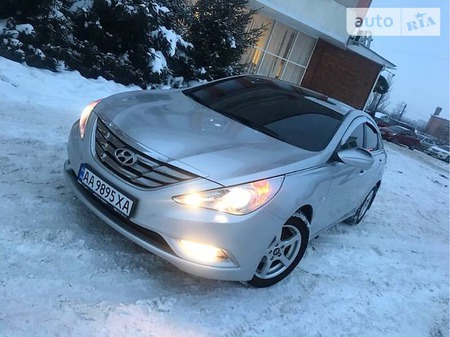 Hyundai Sonata 2012  випуску Кропивницький з двигуном 2 л газ седан автомат за 9200 долл. 